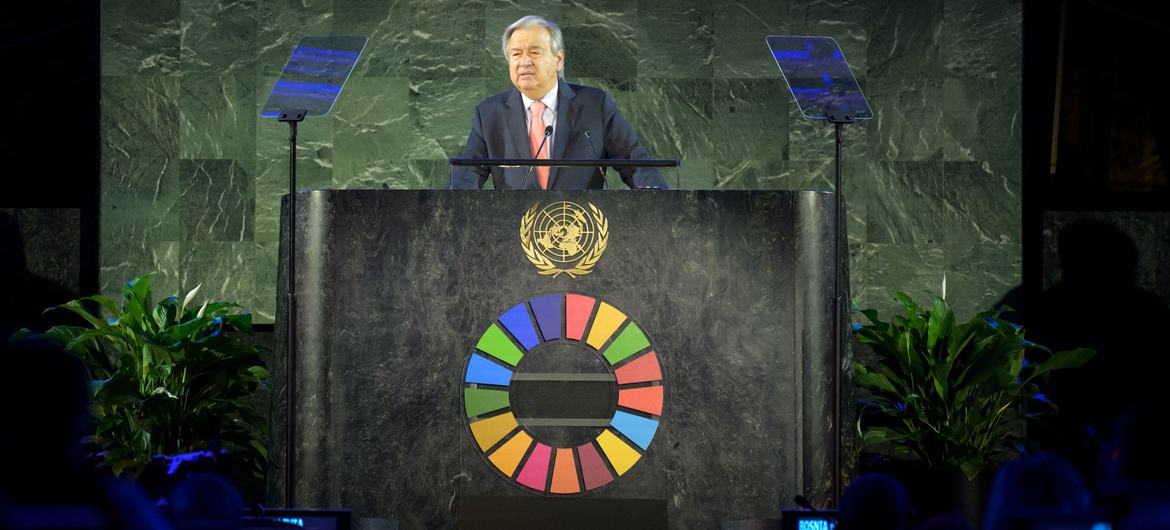 آنتونیو گوترش، دبیر کل سازمان ملل متحد، در لحظه SDG Moment 2022 سخنرانی می کند.